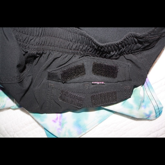 Boys Volcom Cinch Fly Board Shorts - Picture 8 of 9